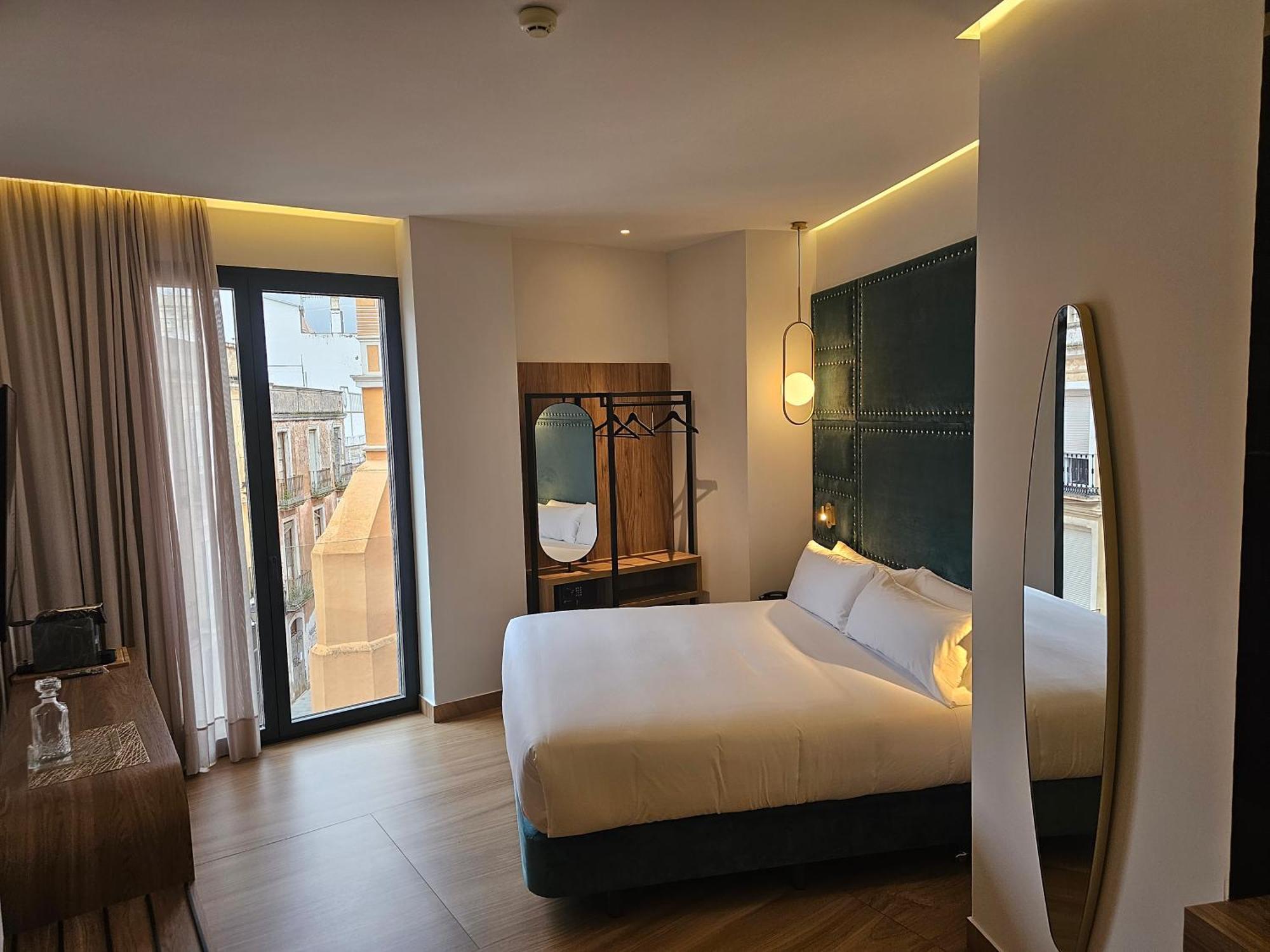 Hotel Las Tres Campanas バダホス エクステリア 写真