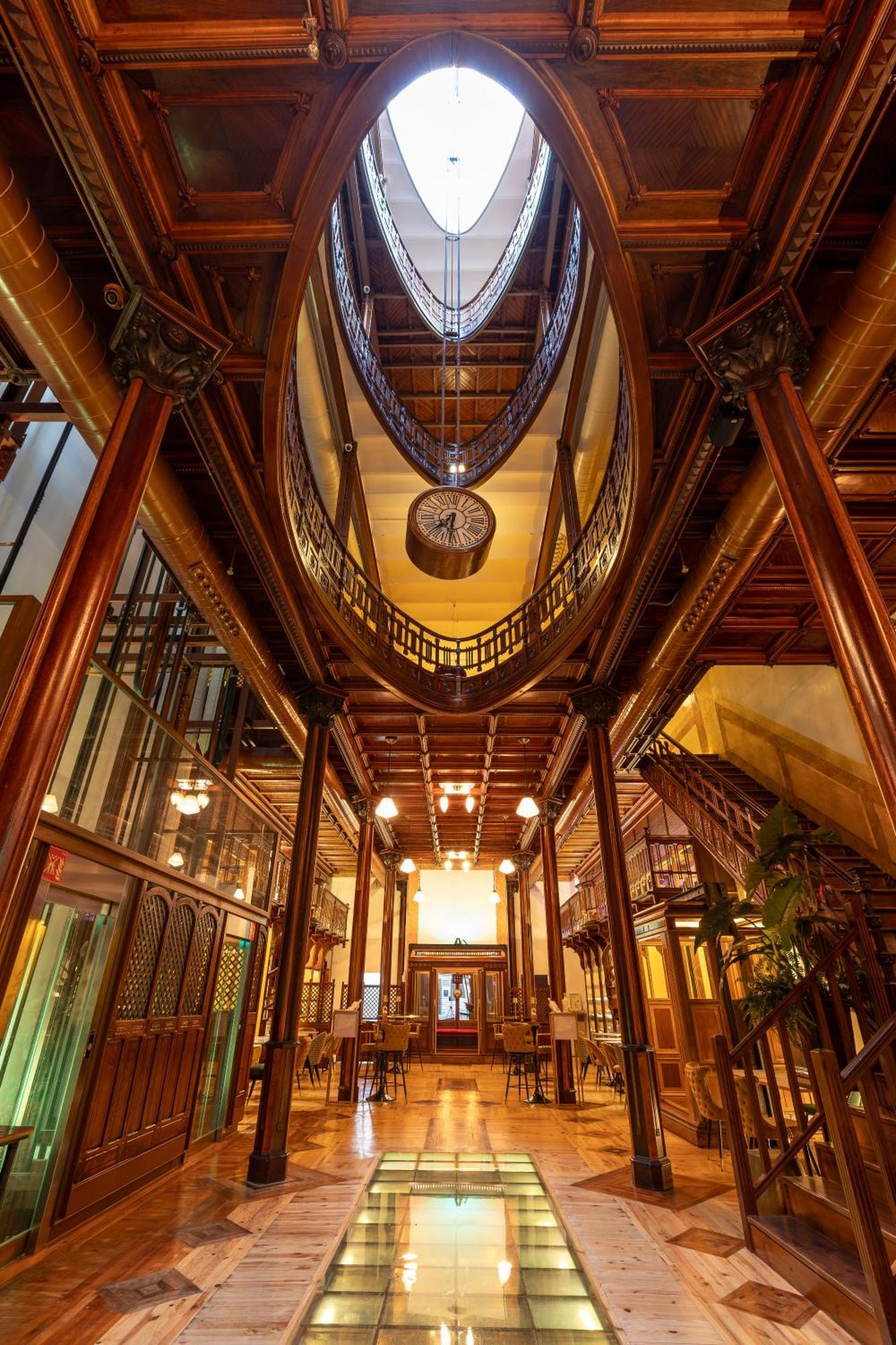 Hotel Las Tres Campanas バダホス エクステリア 写真